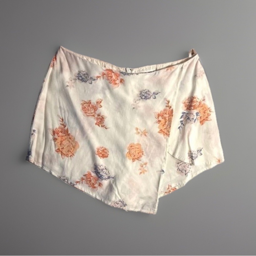 White Boho Chic Elegant Feminine Floral Print Wrap Skirt Skort Shorts-Size S-New